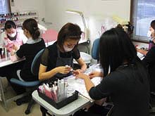 Pinky Beauty Nail School̃lCʊwu̓1